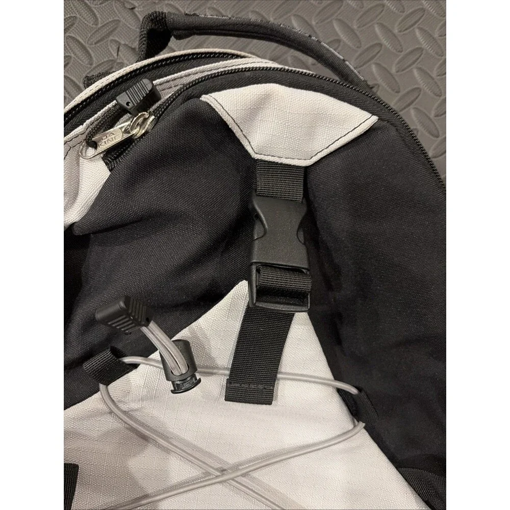 RARE DAKINE HELI PACK SKI SNOWBOARD GREY BLACK BACKPACK RUCK SACK HIKING